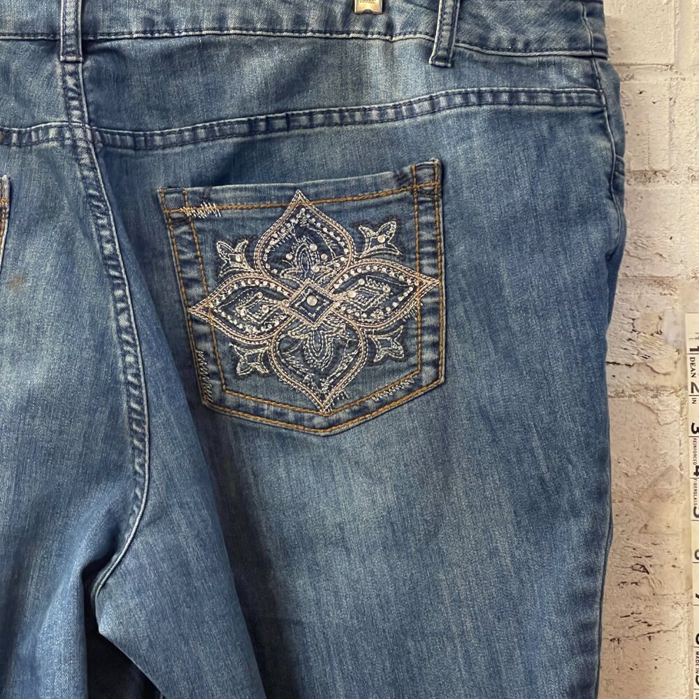 CJ Banks Denim Bermuda Shorts with Embellished Pockets – Size 24W - Picture 6 of 11
